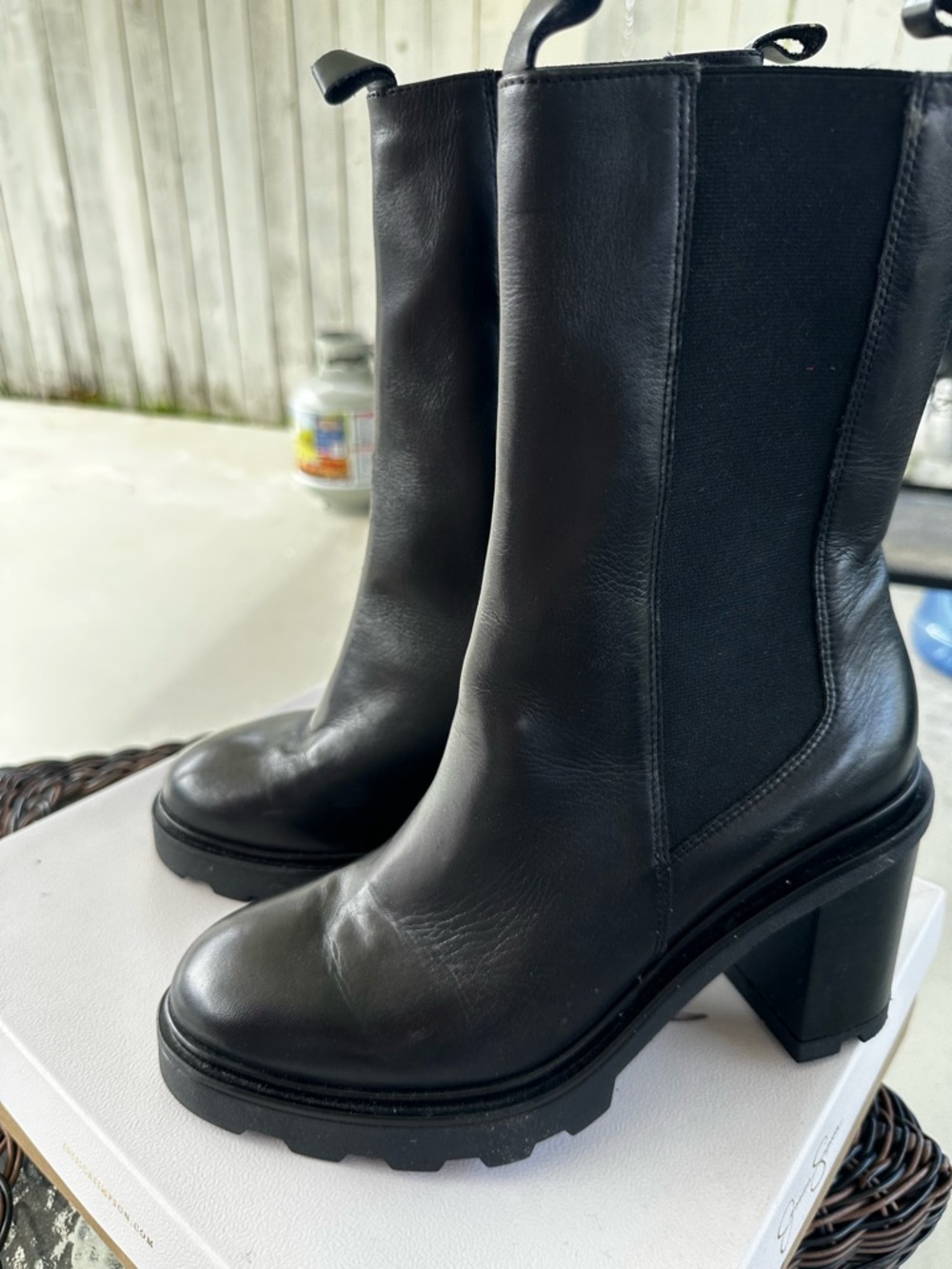 Black Leather Chunky Heel Chelsea Boots - Unbranded